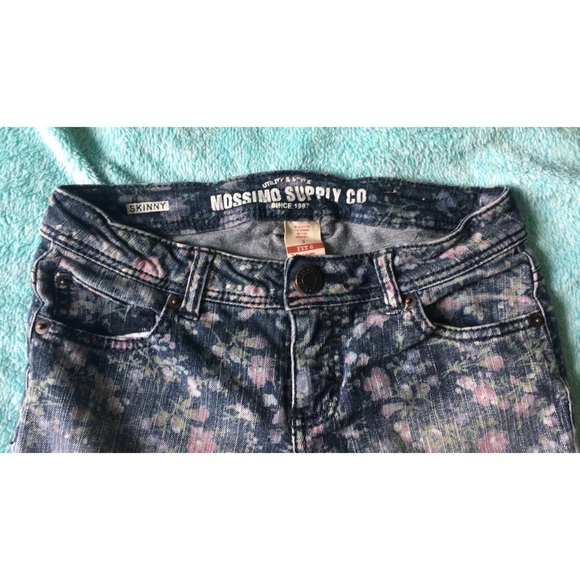 Floral Print Skinny Jeans - Picture 2 of 8